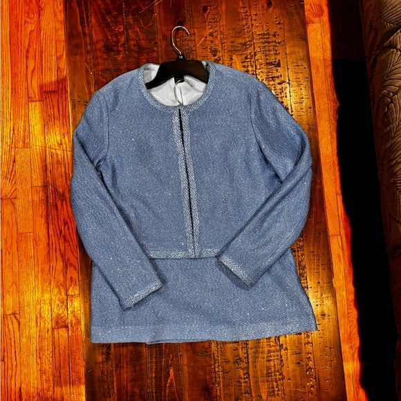 St. John size 16 elegant blue sparkly skirt suit - Picture 4 of 4